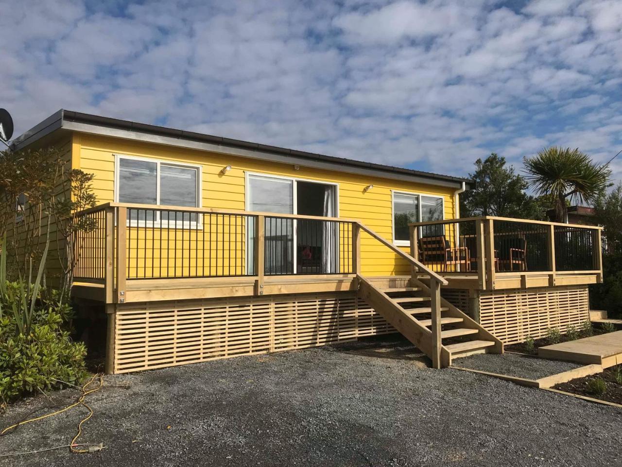 The Yellow House Kaka Point Eksteriør billede